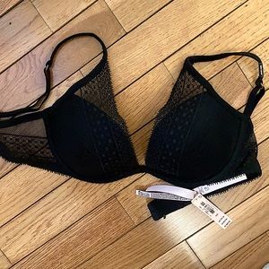 NWT Victoria Secret Bra 32D